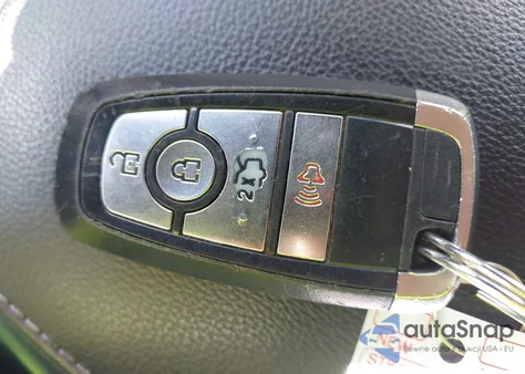 2018 Ford Fusion Hybrid Se z USA, uszkodzony, nr VIN 3FA6P0LU3JR172437